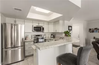 Photo #6: 2688240 Listing 