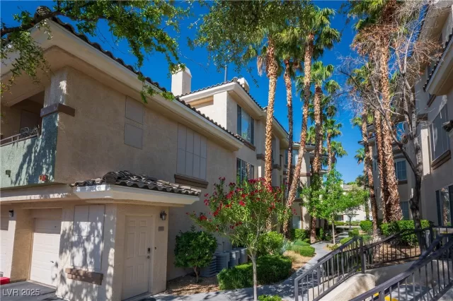 MLS: 2688263 Condo For Sale