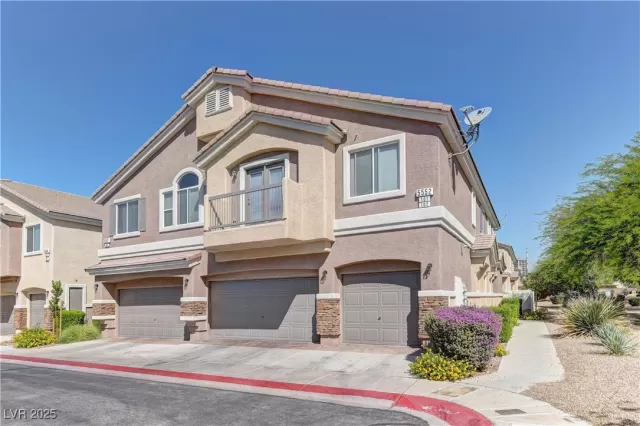 MLS: 2688272 Condo For Sale