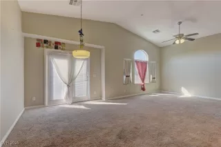 Photo #4: 2688272 Listing