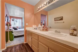 Photo #2: 2688280 Listing