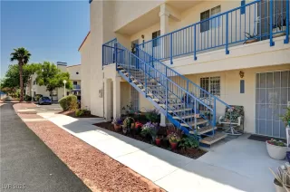 Photo #4: 2688280 Listing