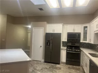 Photo #1: 2688290 Listing 