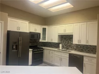 Photo #2: 2688290 Listing 