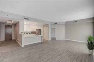 Photo #2: 2688293 Listing 