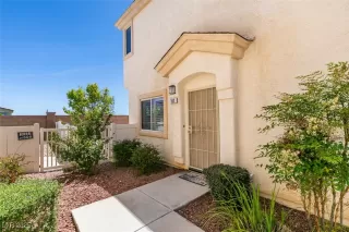 Photo #3: 2688301 Listing 