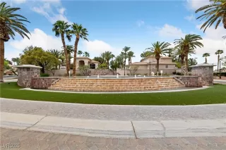 Photo #3: 2688317 Listing