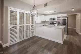 Photo #1: 2688322 Listing 