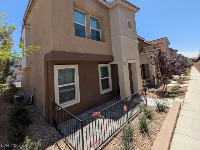 MLS: 2688331 Condo For Sale