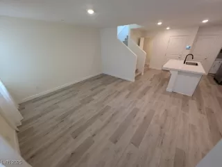 Photo #2: 2688331 Listing 