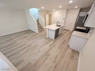 Photo #5: 2688331 Listing 