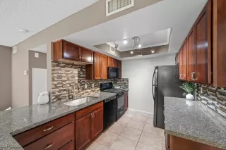 Photo #3: 2688344 Listing