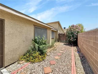 Photo #3: 2688356 Listing 