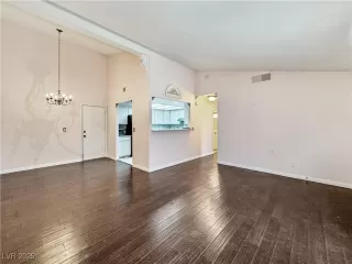 Photo #5: 2688356 Listing 