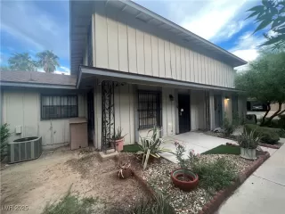 Photo #1: 2688383 Listing 