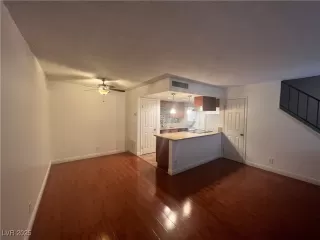 Photo #3: 2688383 Listing 