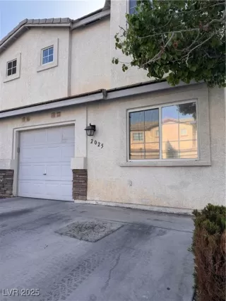 Photo #1: 2688425 Listing 