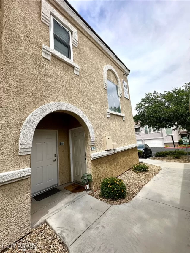 MLS: 2688455 Condo For Sale