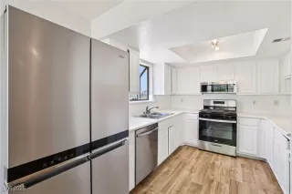 Photo #6: 2688470 Listing