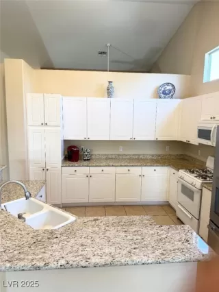 Photo #2: 2688479 Listing