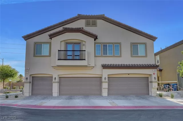 MLS: 2688486 Condo For Sale