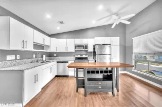 Photo #4: 2688492 Listing