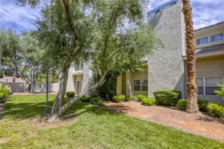 Photo #1: 2688493 Listing 