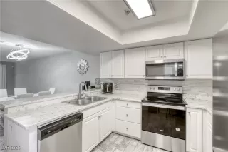 Photo #3: 2688493 Listing 