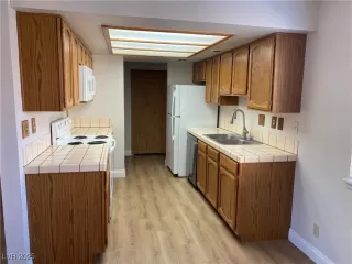 Photo #4: 2688505 Listing 