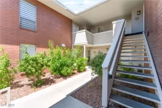 Photo #3: 2688511 Listing 