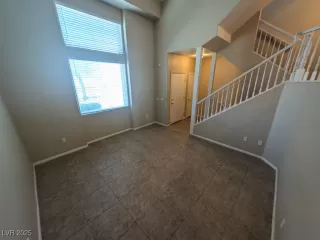 Photo #3: 2688536 Listing 