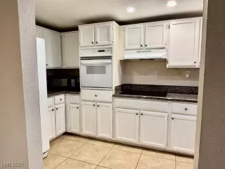 Photo #2: 2688582 Listing 