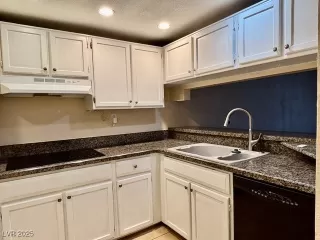 Photo #3: 2688582 Listing 
