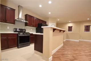 Photo #1: 2688584 Listing 