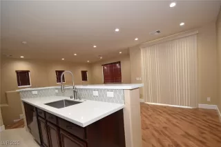 Photo #2: 2688584 Listing 