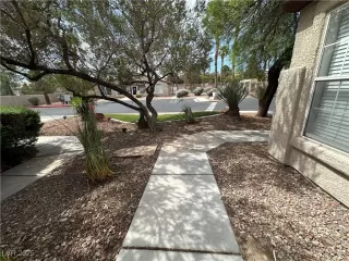 Photo #2: 2688606 Listing 