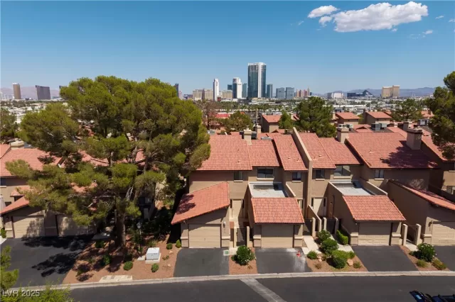 MLS: 2688609 Condo For Sale