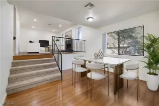 Photo #2: 2688609 Listing 