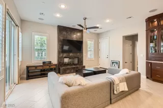 Photo #3: 2688623 Listing 