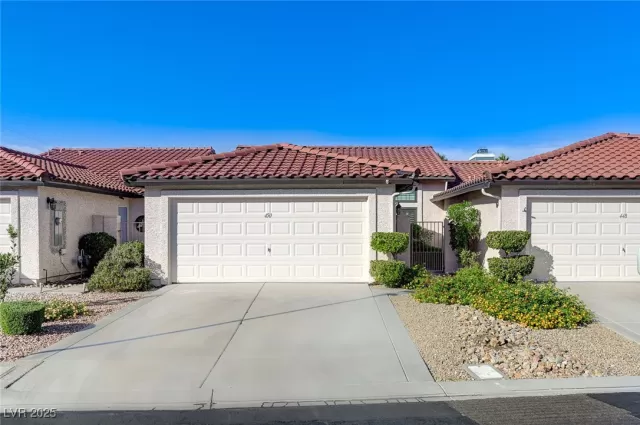 MLS: 2688740 Condo For Sale