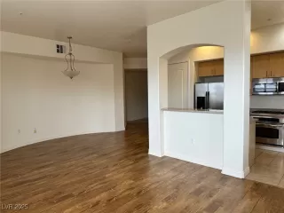 Photo #3: 2688762 Listing 