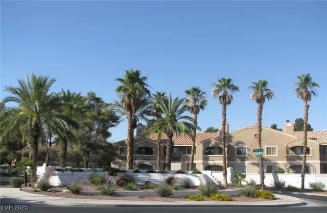 MLS: 2688763 Condo For Sale