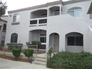 Photo #2: 2688781 Listing 