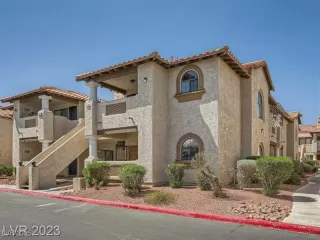 Photo #1: 2688783 Listing 