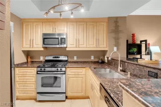 Photo #2: 2688845 Listing