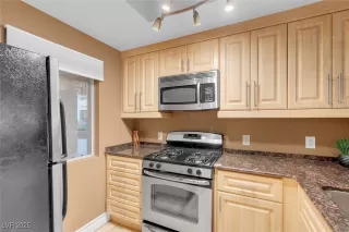 Photo #3: 2688845 Listing