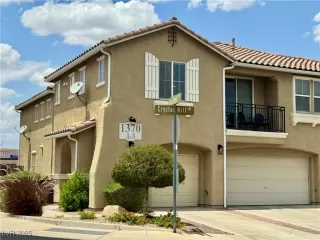 Photo #2: 2688849 Listing