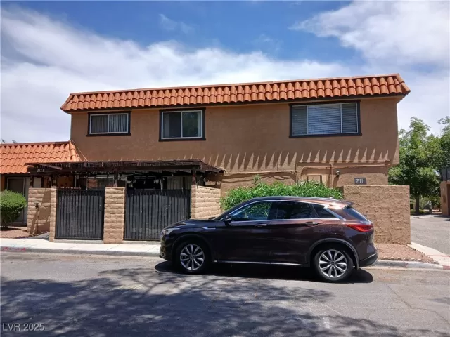 MLS: 2688854 Condo For Sale