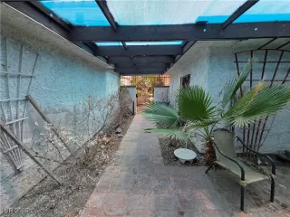 Photo #2: 2688855 Listing