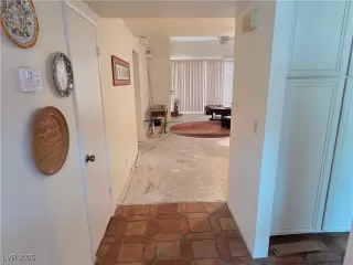 Photo #3: 2688855 Listing